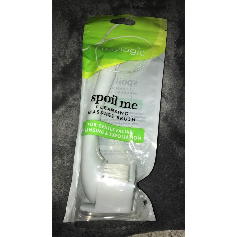 exfoliation cleansing massage brush